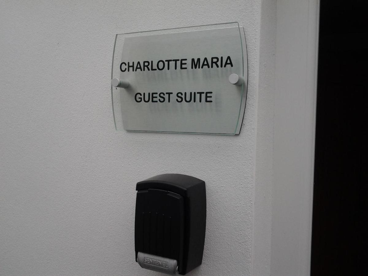 Lady Charlotte Guest Rooms Triple Rooms Dowlais Εξωτερικό φωτογραφία